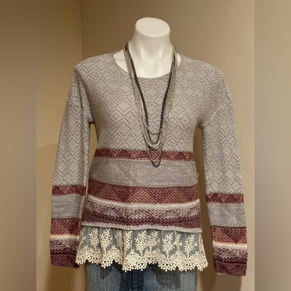 Rewind Gray Red Winter Sweater Bottom Lace Snowflakes Longer In Back SZ XS - Picture 2 of 13